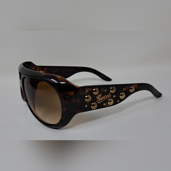 Gucci Tortoiseshell Sunglasses with Gold Accents - Picture 6 of 16